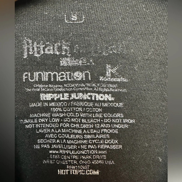 Attact on Titan Tshirt sz S - Picture 4 of 4